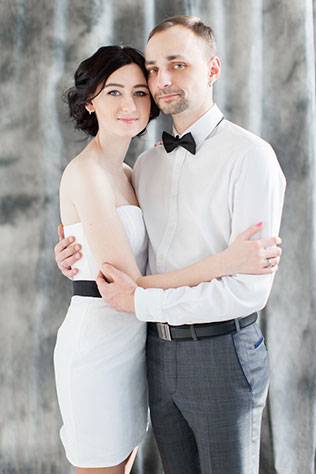 Black is a happy color: чёрно-белая свадебная фотосессия, жених и невеста