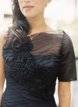 Вызов традициям: черные платья для подружек невесты 