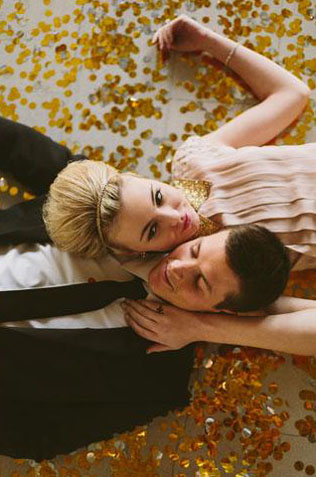 Идеальное сочетание: золотой и черный цвет для новогодней свадьбы 