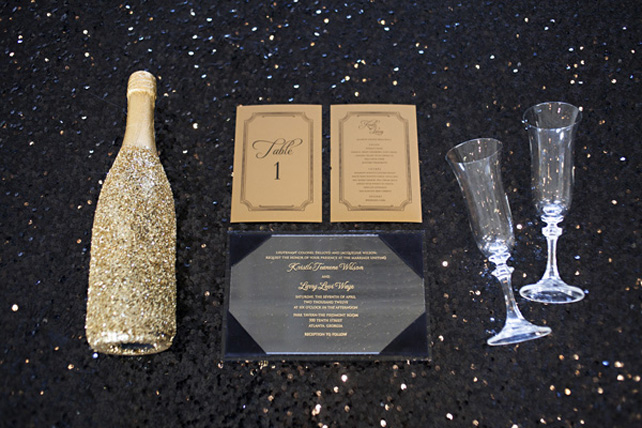 Идеальное сочетание: золотой и черный цвет для новогодней свадьбы 