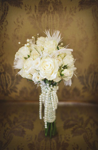 Идеальное сочетание: золотой и черный цвет для новогодней свадьбы 