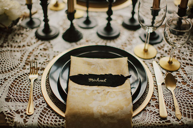 Идеальное сочетание: золотой и черный цвет для новогодней свадьбы 