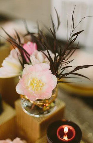 Идеальное сочетание: золотой и черный цвет для новогодней свадьбы 