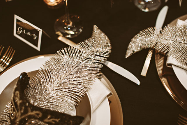 Идеальное сочетание: золотой и черный цвет для новогодней свадьбы 