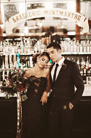 Идеальное сочетание: золотой и черный цвет для новогодней свадьбы 