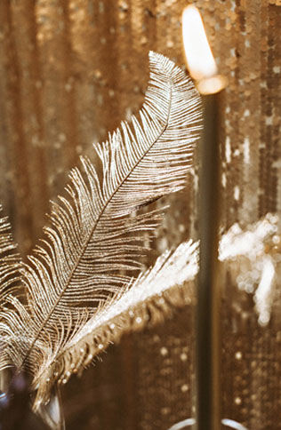 Идеальное сочетание: золотой и черный цвет для новогодней свадьбы 