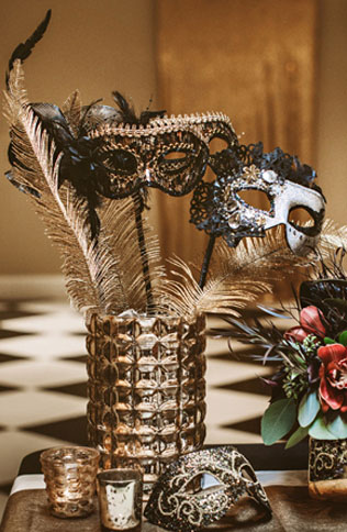 Идеальное сочетание: золотой и черный цвет для новогодней свадьбы 