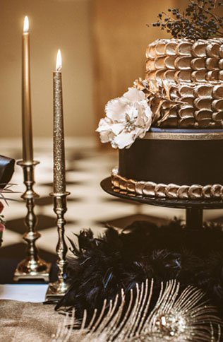 Идеальное сочетание: золотой и черный цвет для новогодней свадьбы 