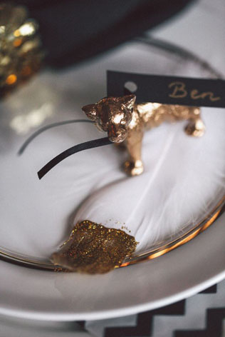 Идеальное сочетание: золотой и черный цвет для новогодней свадьбы 