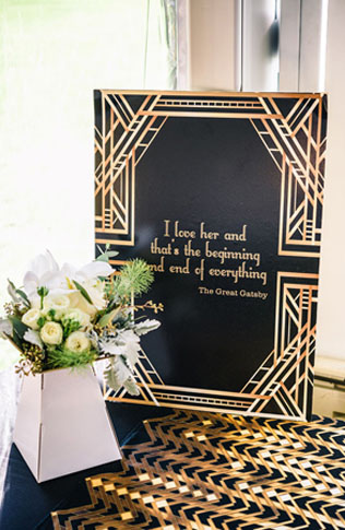 Идеальное сочетание: золотой и черный цвет для новогодней свадьбы 