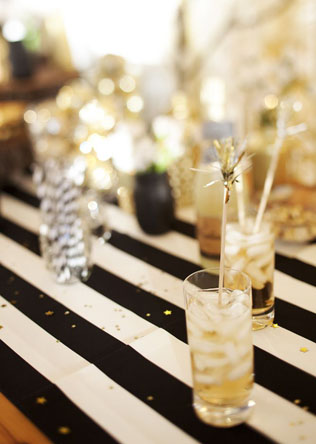 Идеальное сочетание: золотой и черный цвет для новогодней свадьбы 