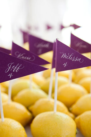 цитрусовая свадьба, рассадочные карточки