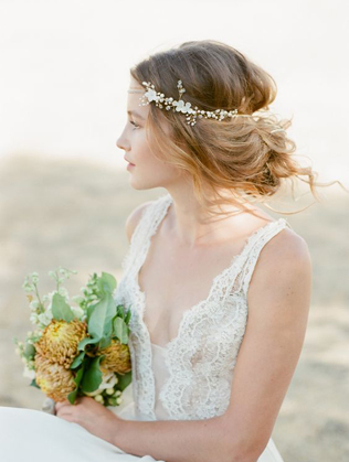 Цветочные веточки: 38 идей для весенней свадебной прически 