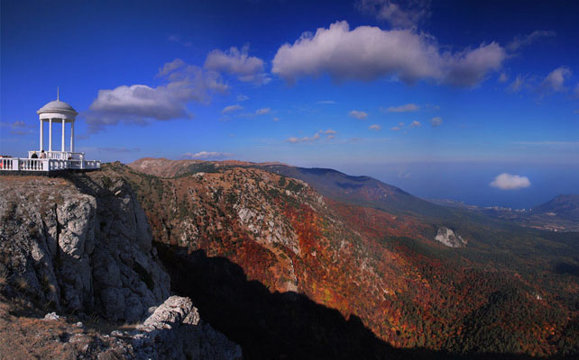 свадебная церемония в Крыму, свадебная площадка «Роза ветров» в Гаспре