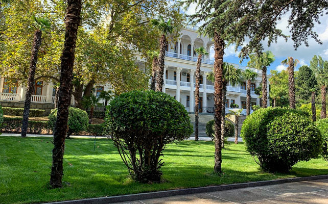 свадьба в Крыму, территория бутик-отеля «Дача Рахманинов»