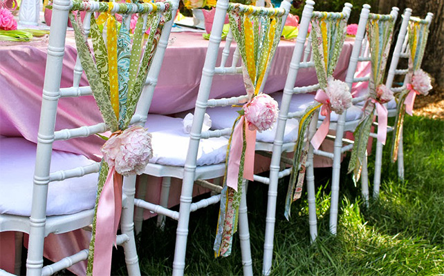 Декор стульев лентами