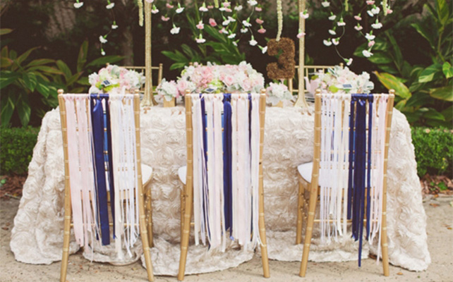 Декор стульев лентами