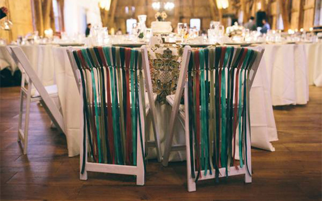 Декор стульев лентами