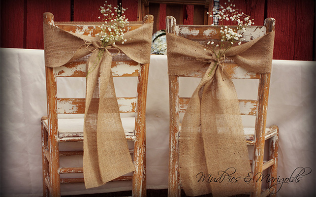 Декор стульев с помощью мешковины