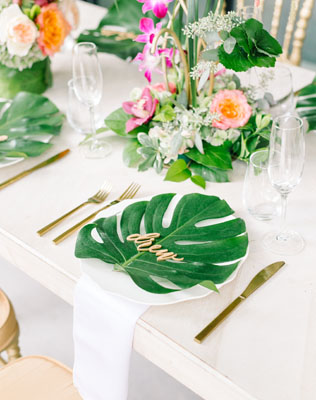 декор летней свадьбы, свадьба в тропическом стиле