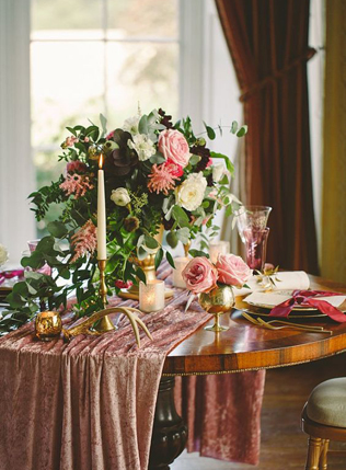 Особый шик: свадебный декор из бархата 