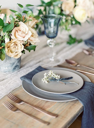 Особый шик: свадебный декор из бархата 