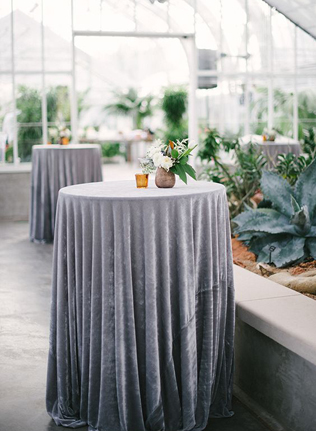 Особый шик: свадебный декор из бархата 