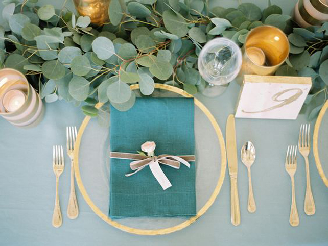 Особый шик: свадебный декор из бархата 