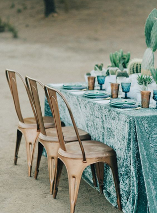 Особый шик: свадебный декор из бархата 