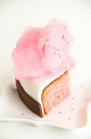 5 сладких трендов: декор для свадебного торта 