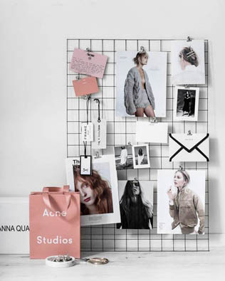 мудборд на металлическом каркасе 