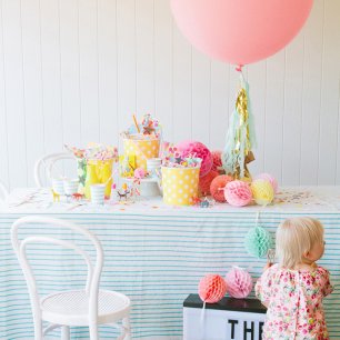 Детский стол на свадьбе: меню и оформление