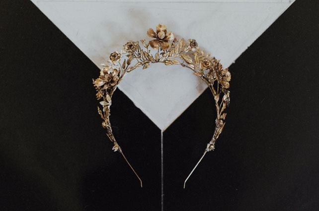 Свадебные тренды 2019: диадема в образе невесты 