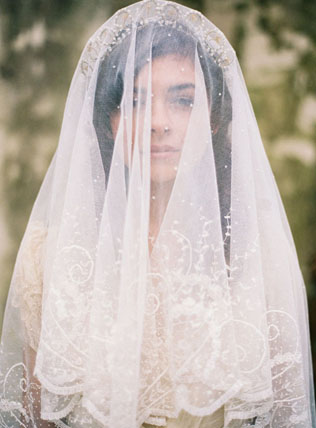 Тиары и диадемы: почувствуй себя королевой 