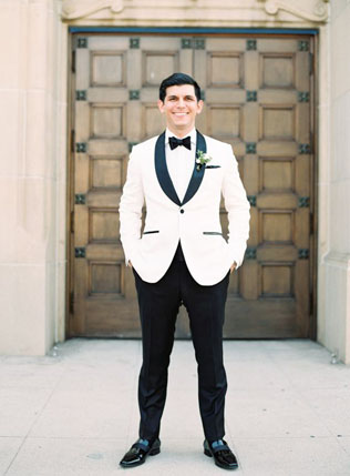 Долой черный цвет: 35 стильных свадебных костюмов 