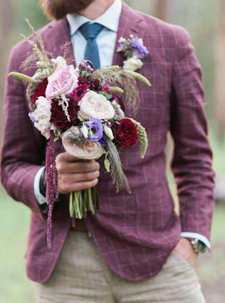 Долой черный цвет: 35 стильных свадебных костюмов 