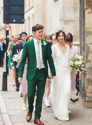 Долой черный цвет: 35 стильных свадебных костюмов 