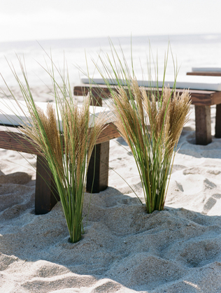 Свадьба в деталях: дорожка к алтарю под открытым небом 