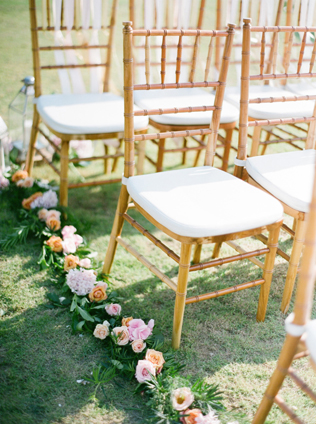 Свадьба в деталях: дорожка к алтарю под открытым небом 