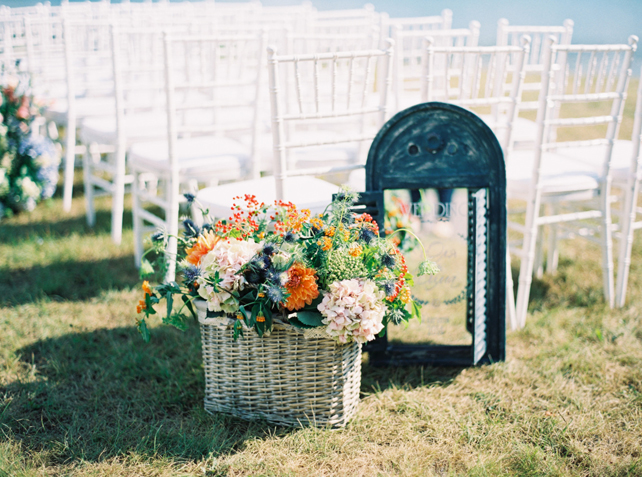 Свадьба в деталях: дорожка к алтарю под открытым небом 