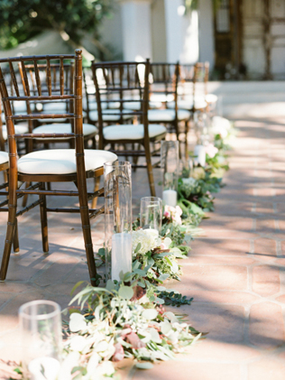 Свадьба в деталях: дорожка к алтарю под открытым небом 