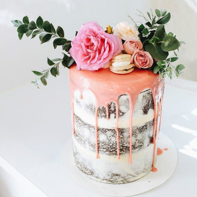 40 потрясающих свадебных тортов с подтеками 