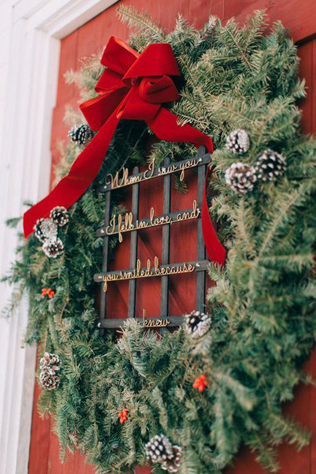 Дух Рождества: зимняя свадьба в ярко-красных тонах 