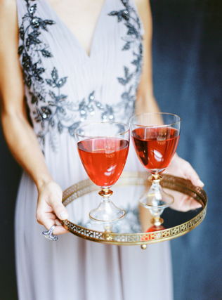 Дух Рождества: зимняя свадьба в ярко-красных тонах 