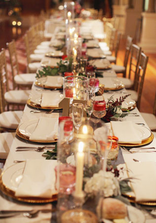 Дух Рождества: зимняя свадьба в ярко-красных тонах 