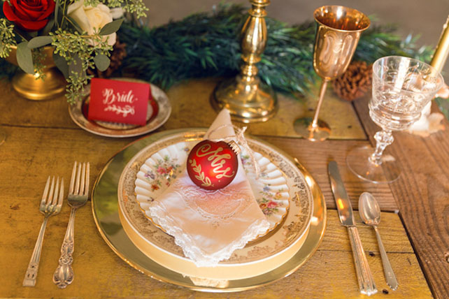 Дух Рождества: зимняя свадьба в ярко-красных тонах 