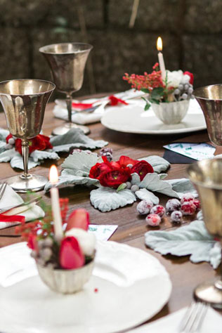 Дух Рождества: зимняя свадьба в ярко-красных тонах 