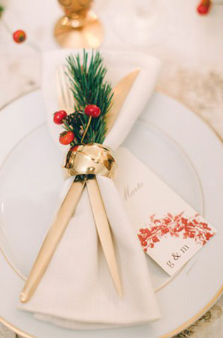 Дух Рождества: зимняя свадьба в ярко-красных тонах 