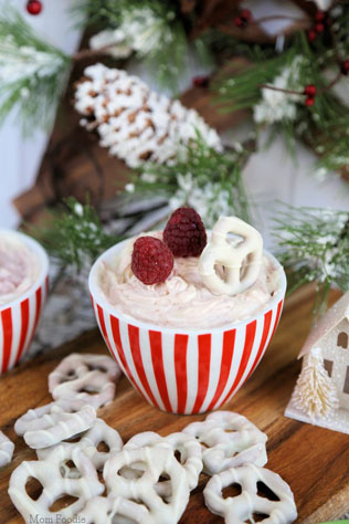 Дух Рождества: зимняя свадьба в ярко-красных тонах 