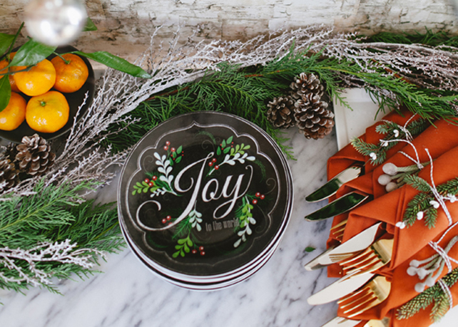 Свадьба в деталях: ели и еловые ветки 